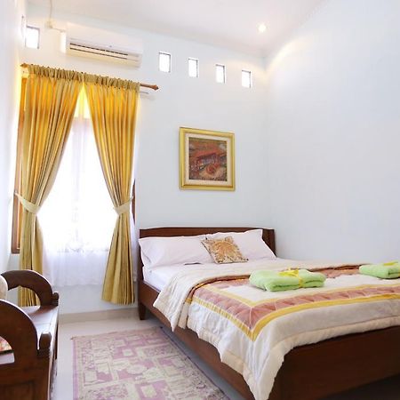 Griya Kedasih Guesthouse Yogyakarta Exteriör bild