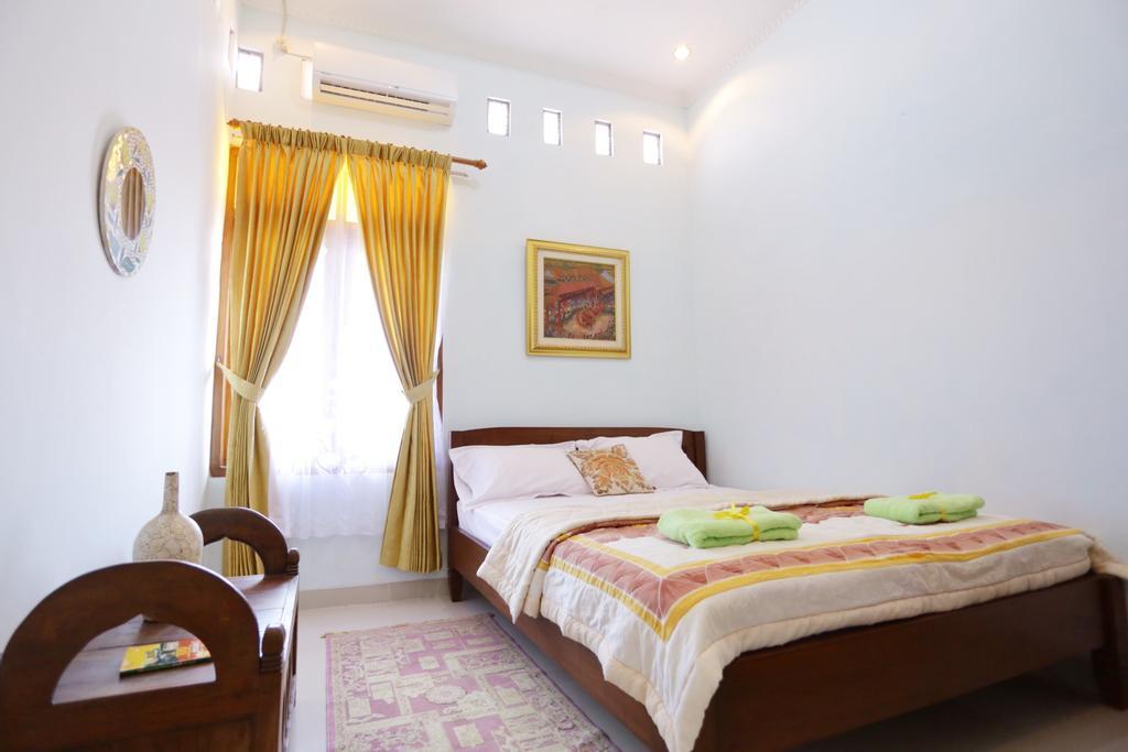 Griya Kedasih Guesthouse Yogyakarta Exteriör bild